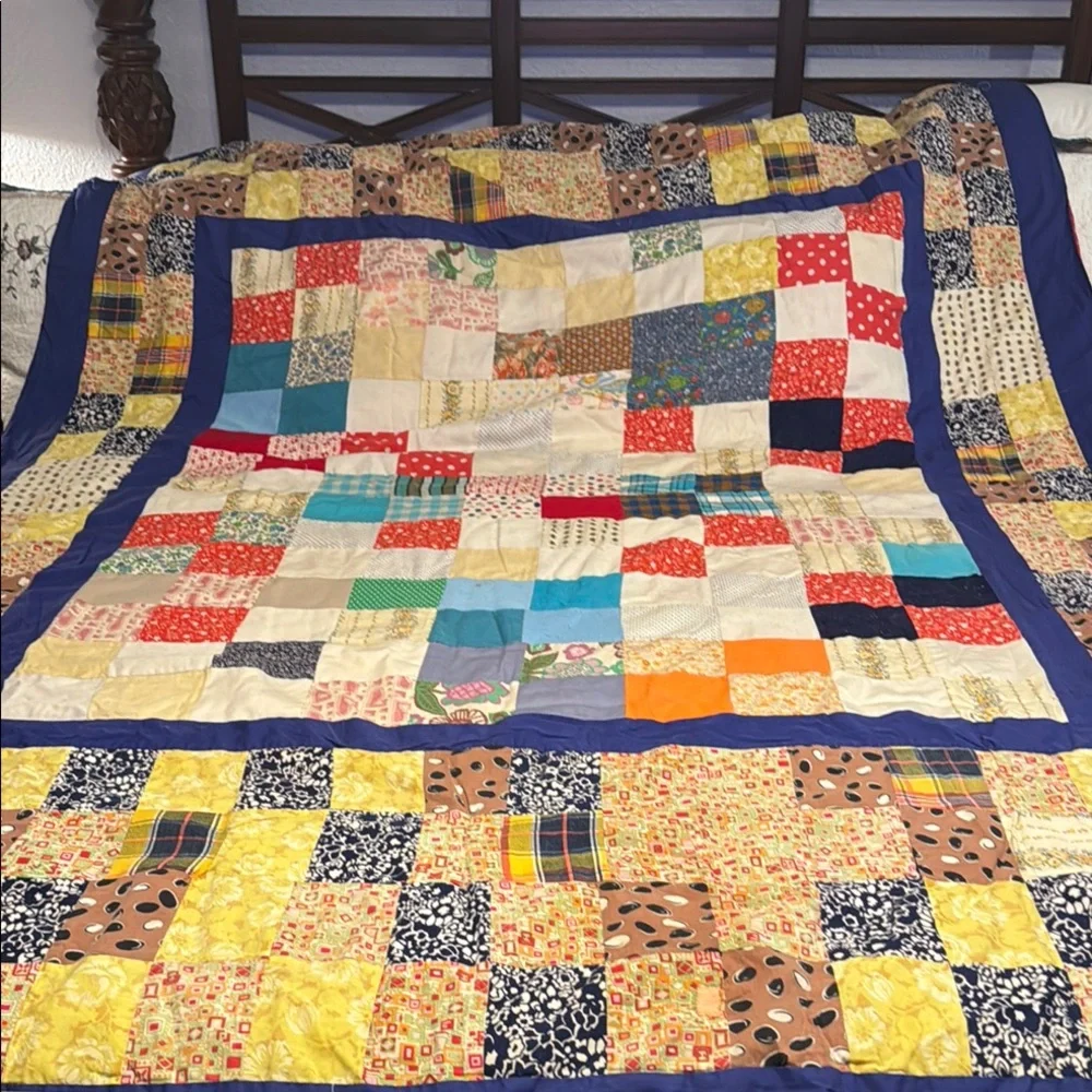 Quilt Vintage Blue,Yellow,Multi Color Tied Quilt